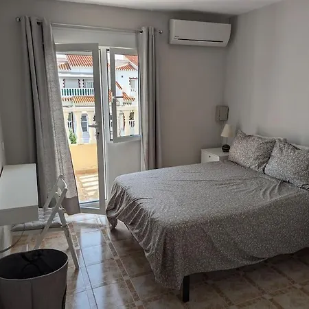 Lovely 3 Bed House On Complex Torrevieja