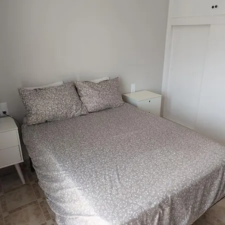 Lovely 3 Bed House On Complex *