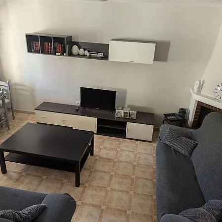 Lovely 3 Bed House On Complex Villa Torrevieja