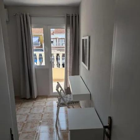 Lovely 3 Bed House On Complex * Torrevieja