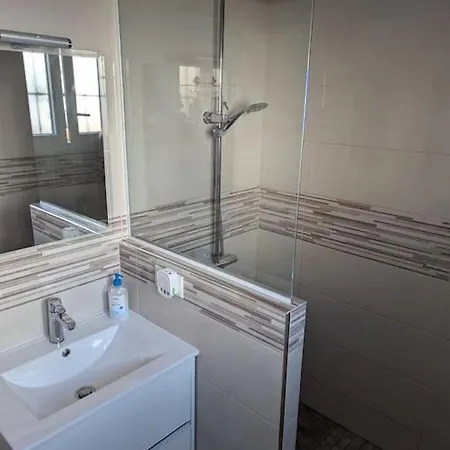 Lovely 3 Bed House On Complex Torrevieja
