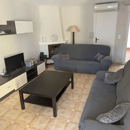 Lovely 3 Bed House On Complex Villa Torrevieja